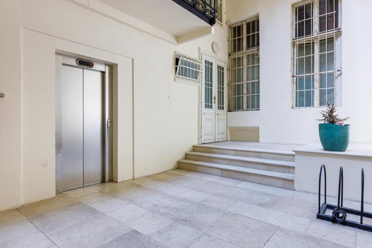 Newly Renovated Apartment In The Old Town Bratislava Buitenkant foto