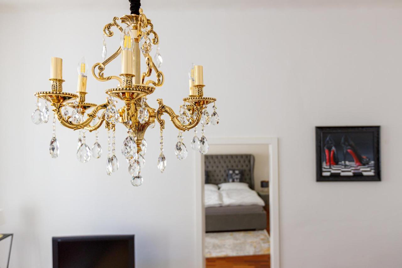 Newly Renovated Apartment In The Old Town Bratislava Buitenkant foto