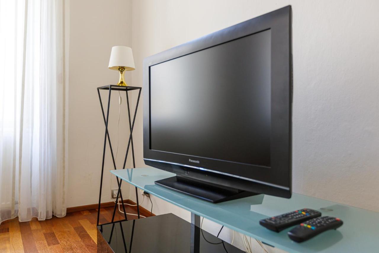 Newly Renovated Apartment In The Old Town Bratislava Buitenkant foto