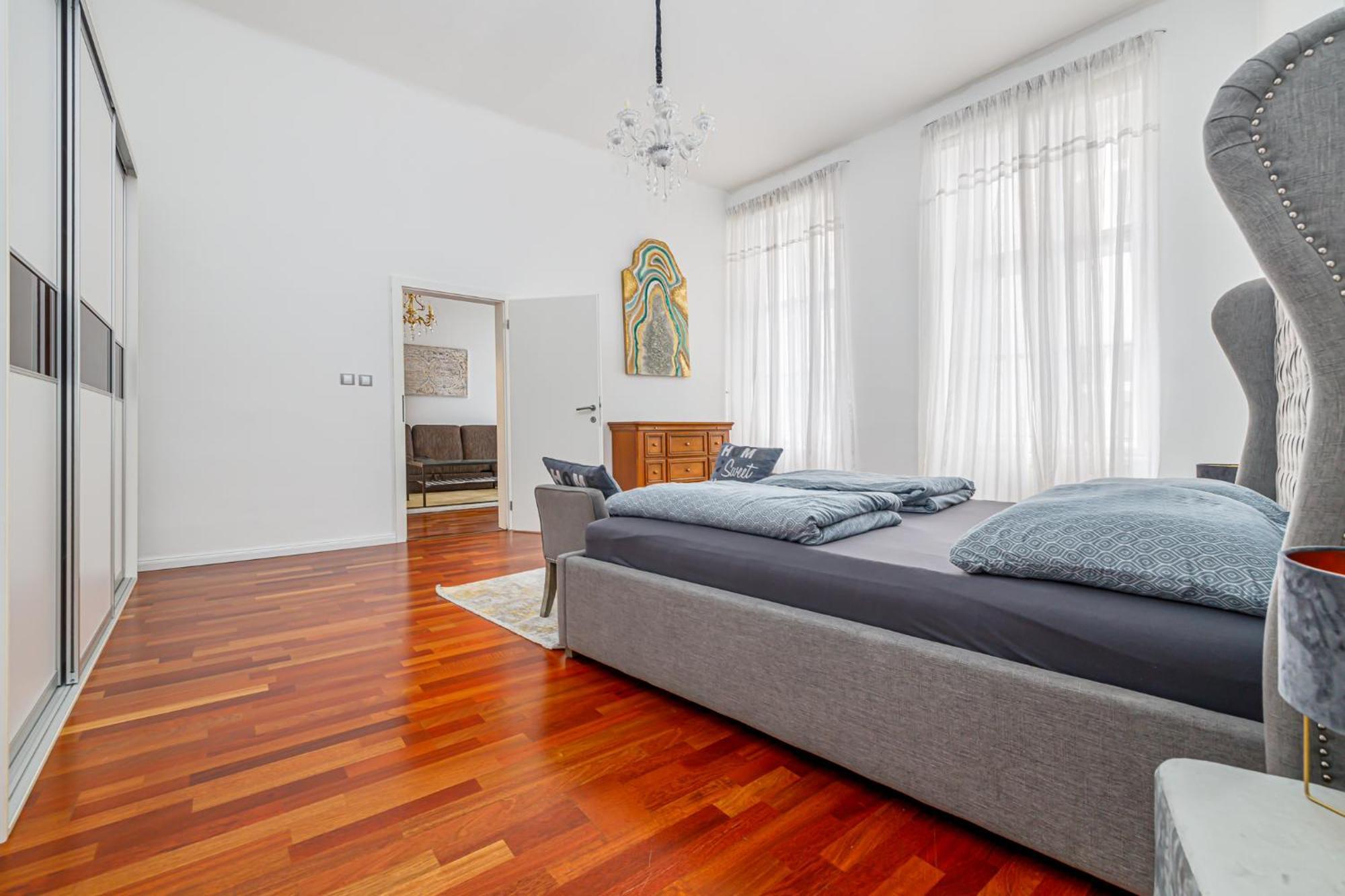 Newly Renovated Apartment In The Old Town Bratislava Buitenkant foto