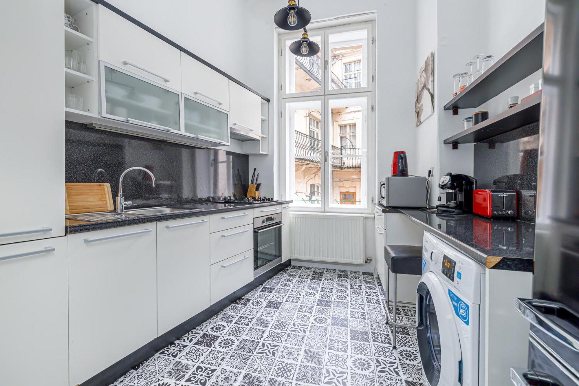 Newly Renovated Apartment In The Old Town Bratislava Buitenkant foto