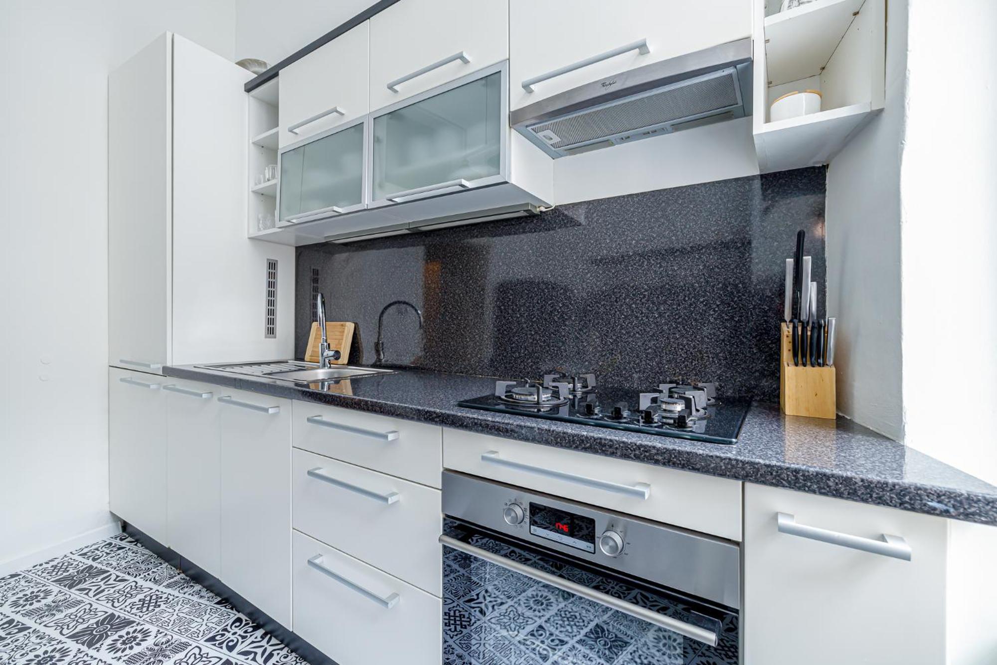 Newly Renovated Apartment In The Old Town Bratislava Buitenkant foto
